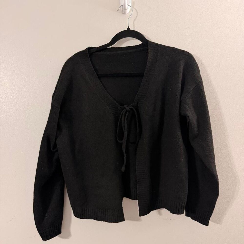 CLASSIC black knit tie-front crop cardigan, Size L 🖤